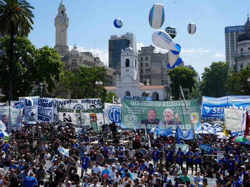 AMET advirtió que con la reforma laboral “están en juego la educación, el trabajo y el futuro”