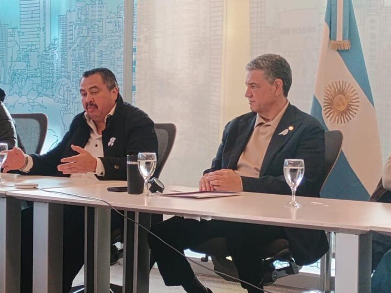 La Ciudad reguló las apps de transporte y los taxistas celebran: exigirán licencia profesional y antecedentes penales