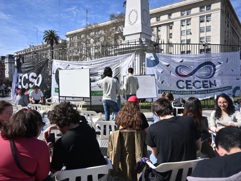 Tras el veto de Milei a la Ley de Financiamiento Universitario, los gremios convocan a un paro nacional y preparan una Marcha Federal
