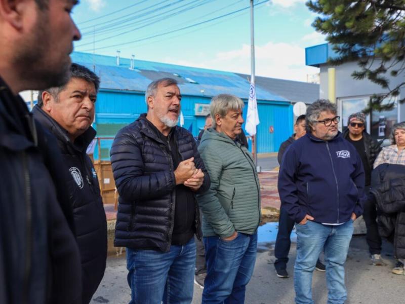 Gremios del FreSU se movilizaron en Ushuaia y exigieron el fin de la intervención del puerto