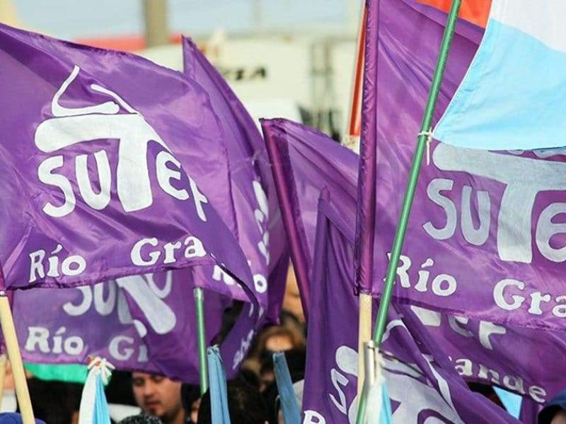 SUTEF enfurecido con el Gobernador: pone docentes que sustituyen a los que hacen huelga