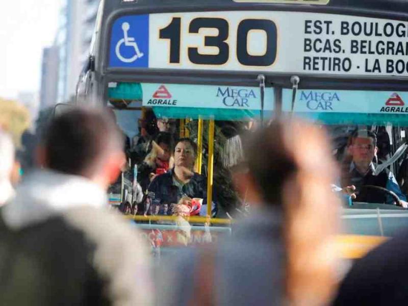 Empresas de colectivos reducen servicios y advierten que no podrán pagar salarios sin asistencia urgente