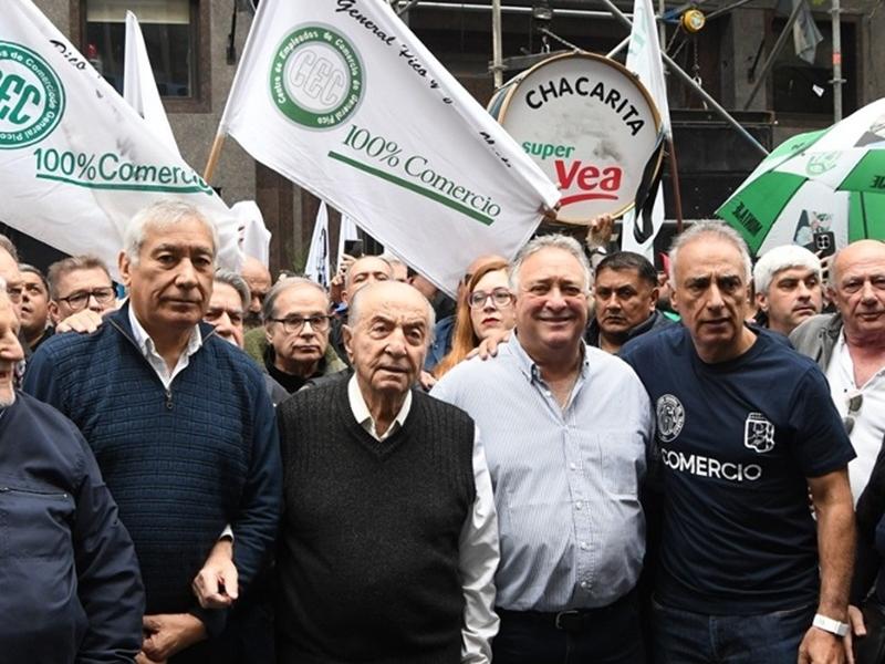 Cavalieri encabezó la columna de Comercio en la movilización de la CGT y reclamó defender el empleo y los salarios