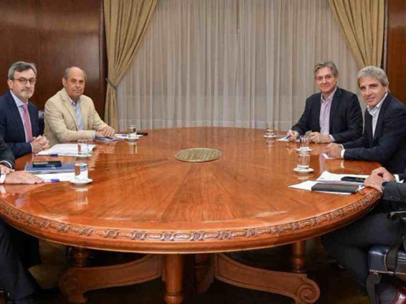 Unión Industrial Argentina llevó a Economía un paquete de medidas para reactivar la producción