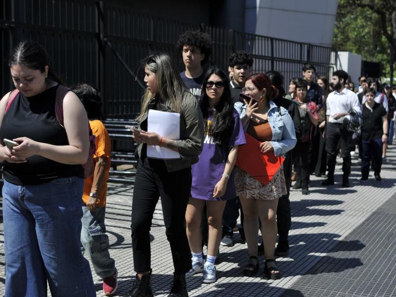 La informalidad laboral alcanza a más de 5 millones de personas y marca un récord histórico
