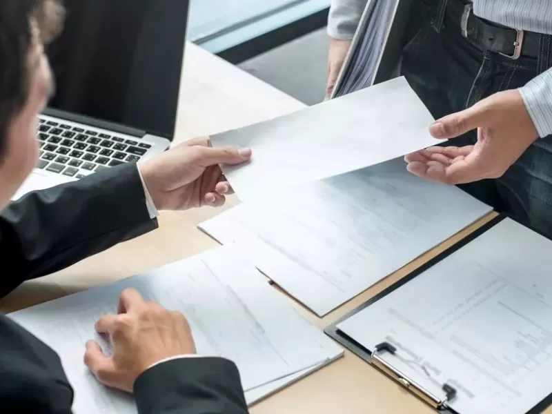 Alerta por una nueva ola de despidos en la industria: más de 2.400 puestos en riesgo