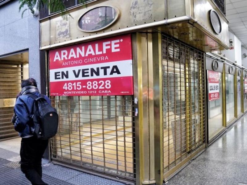 Se vacían los comercios porteños: aumentaron los locales sin actividad y se duplicaron los que buscan inquilino