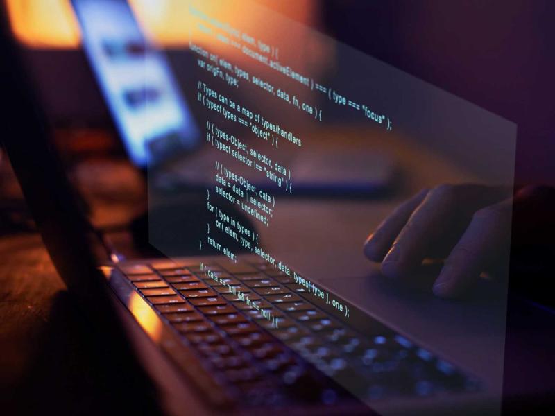 Frávega Tech atraviesa una ola de despidos y estiman que unas 180 personas fueron desvinculadas en un solo día