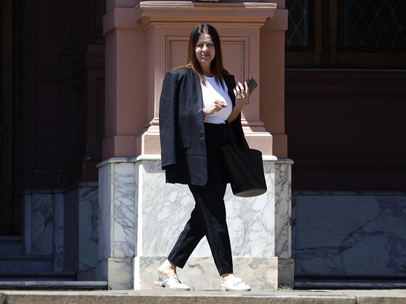 El Gobierno comenzó a convocar a sindicatos y empresas para renegociar más de 400 convenios colectivos