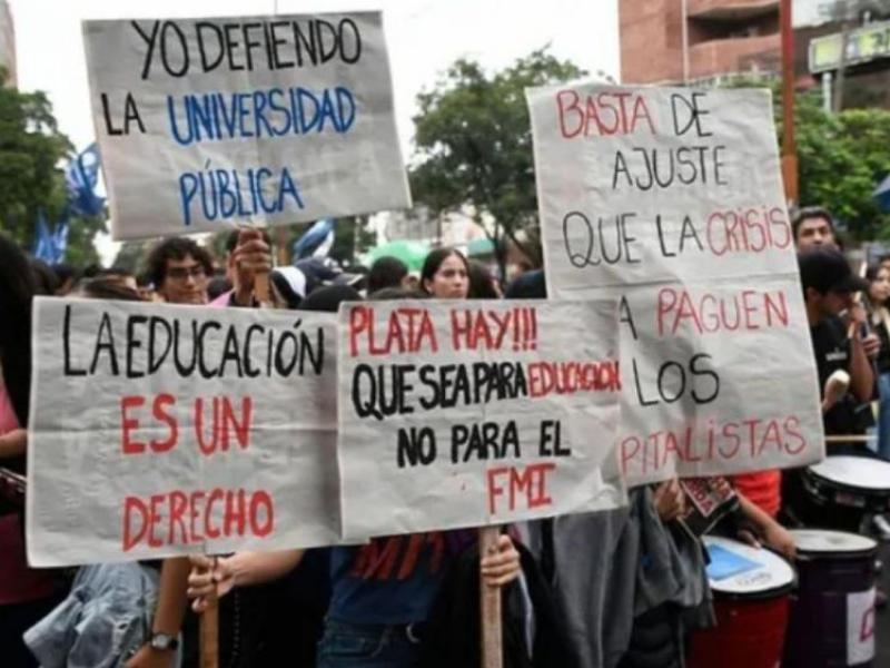 Paro universitario: gremios docentes alertan por pérdida salarial y falta de financiamiento en el sistema educativo