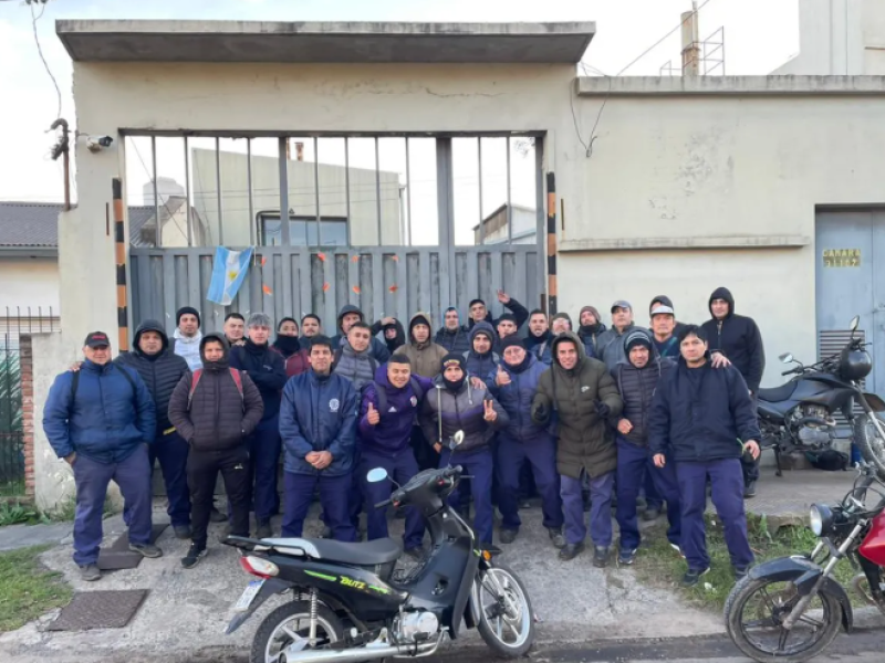 Acerías Berisso: denuncian intento de reactivar la planta sin pagar seis meses de salarios