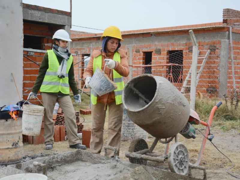 Impulsan en Buenos Aires un cupo femenino en la construcción para ampliar la participación de las mujeres en el sector