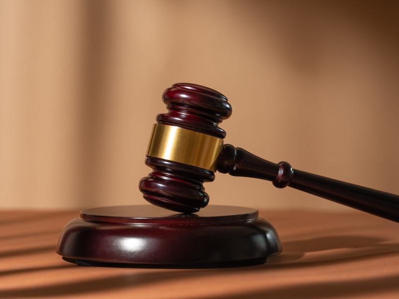 Condenan a una cooperativa por despedir a un trabajador con discapacidad auditiva y ordenan que la sentencia sea comunicada en lenguaje de señas