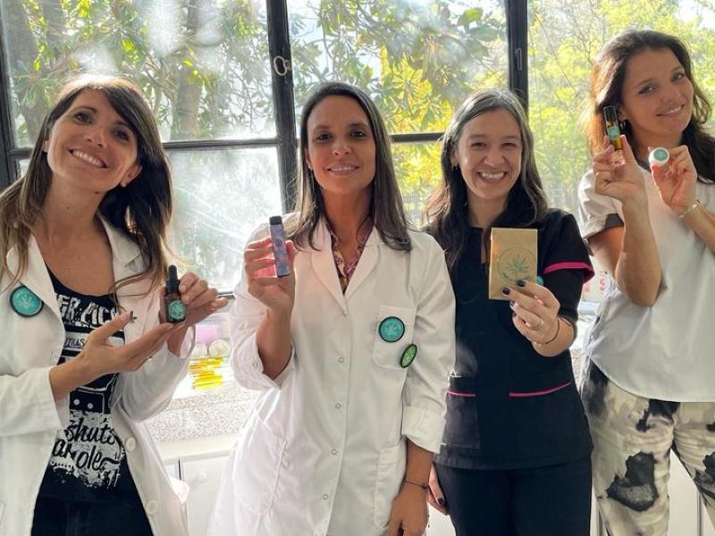 Docentes de la Facultad de Odontología de la UNLP ganaron un premio internacional en Brasil por su trabajo sobre cannabis medicinal y discapacidad