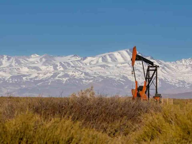 Petroleros de Mendoza paralizarán yacimientos en rechazo a despidos y denuncias de persecución sindical