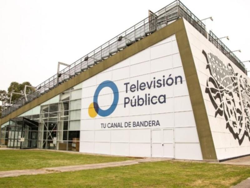 El Gobierno lanza un nuevo plan de retiros voluntarios y apunta a recortar hasta 600 empleos en los medios públicos