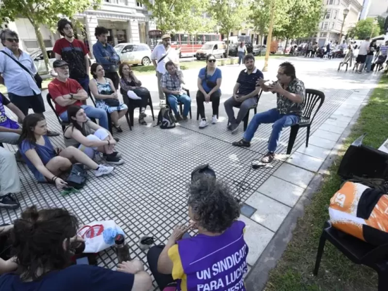 Docentes universitarios llevarán su reclamo a los tribunales con clases públicas en todo el país