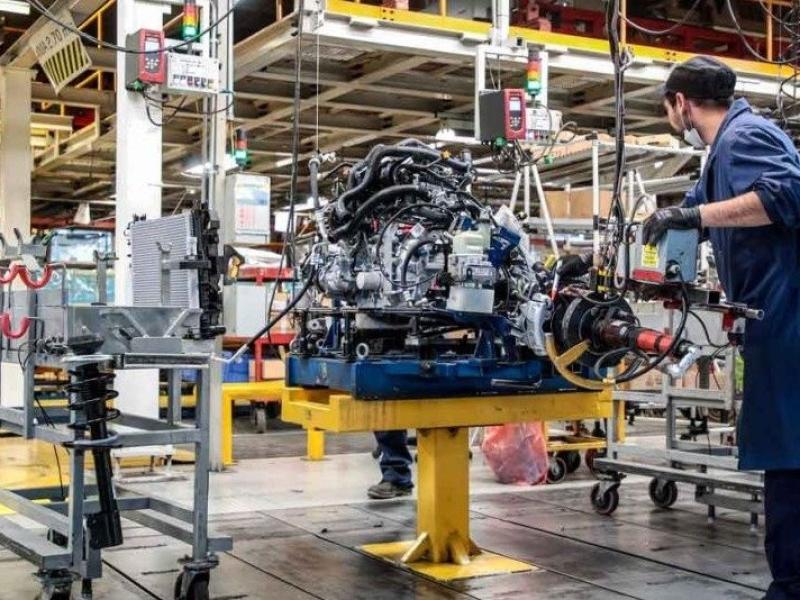 Nissan se retira como fabricante en la Argentina y negocia ceder su operación a grupos locales