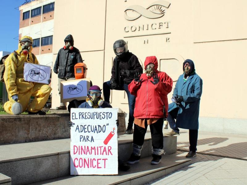 Sin giro del Tesoro, el personal del Conicet quedó sin cobrar el bono ni el aumento salarial acordado