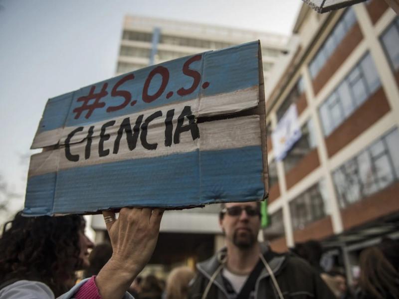 ATE denuncia que el CONICET perdió cerca del 12% de su planta durante la gestión de Milei y alerta por nuevos recortes