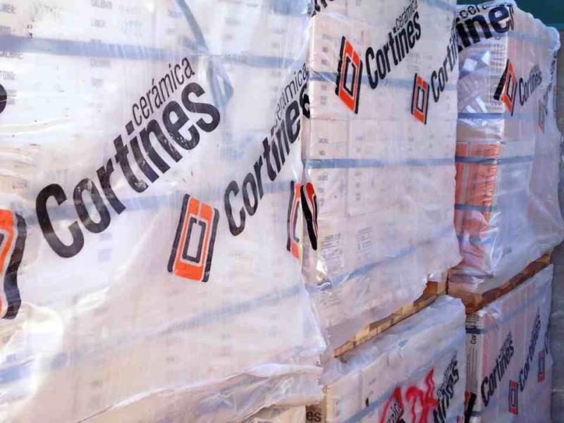 Crisis en Cerámica Cortines: más de 130 despidos y denuncias por indemnizaciones en cuotas en la planta de Luján