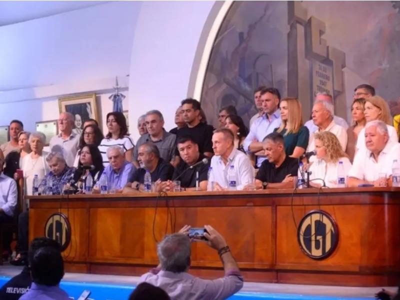 La CGT se plantó ante el Gobierno y pidió un salario mínimo de casi $1 millón: “No vamos a convalidar una puesta en escena”