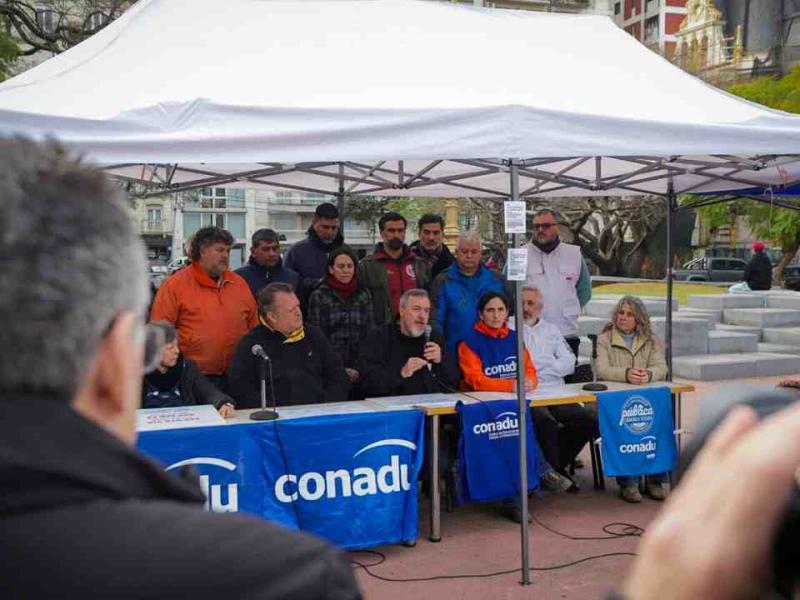 El FreSU reclama elevar el salario mínimo a más de $3 millones para una familia trabajadora