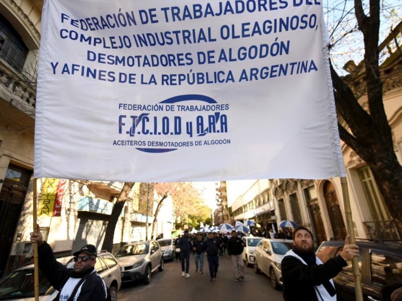 Ataque con sello mafioso a la sede de Aceiteros: denuncian un hecho “planificado” y con “desinterés por el robo”