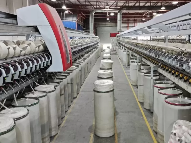 La industria textil profundiza su crisis: concentra uno de cada tres empleos fabriles perdidos y opera con niveles mínimos de actividad