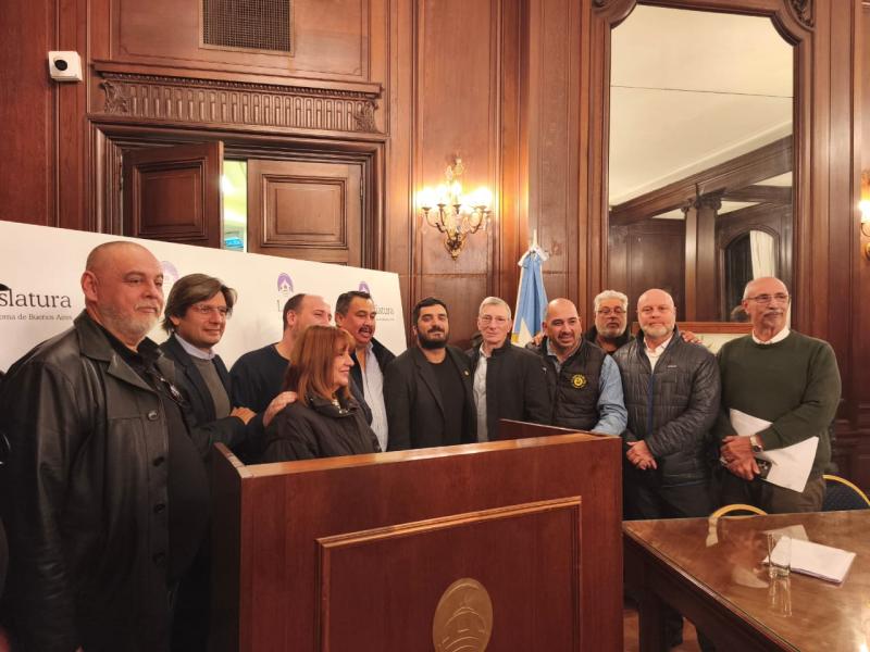 Taxistas respaldaron el fallo judicial y reclamaron una regulación “equitativa” para las aplicaciones de transporte