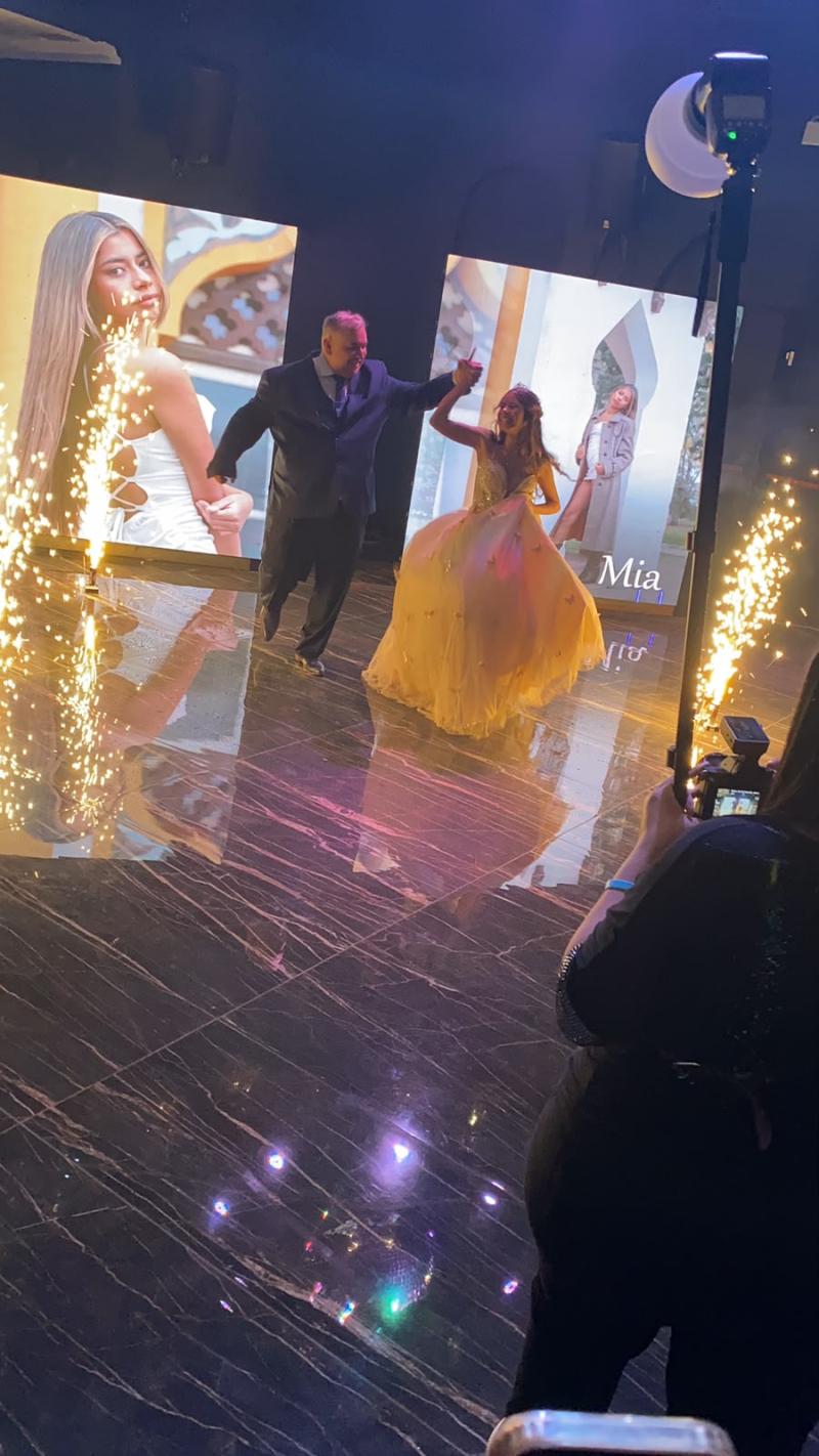 Mía Agostina Belastegui celebró sus 15 años con una emotiva fiesta que marcó el inicio de una nueva etapa