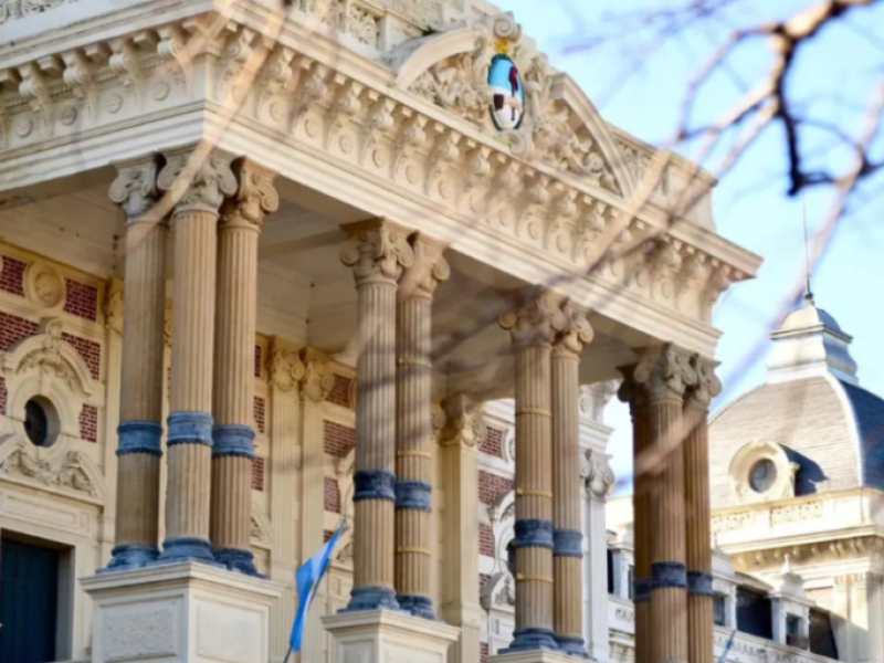 Claudio Vigne apuntó contra el cronograma de pagos: “Es un maltrato que los docentes cobren últimos”