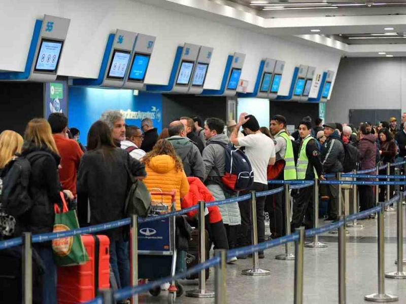 El Gobierno extiende la conciliación obligatoria con los pilotos de APLA hasta el 18 de agosto