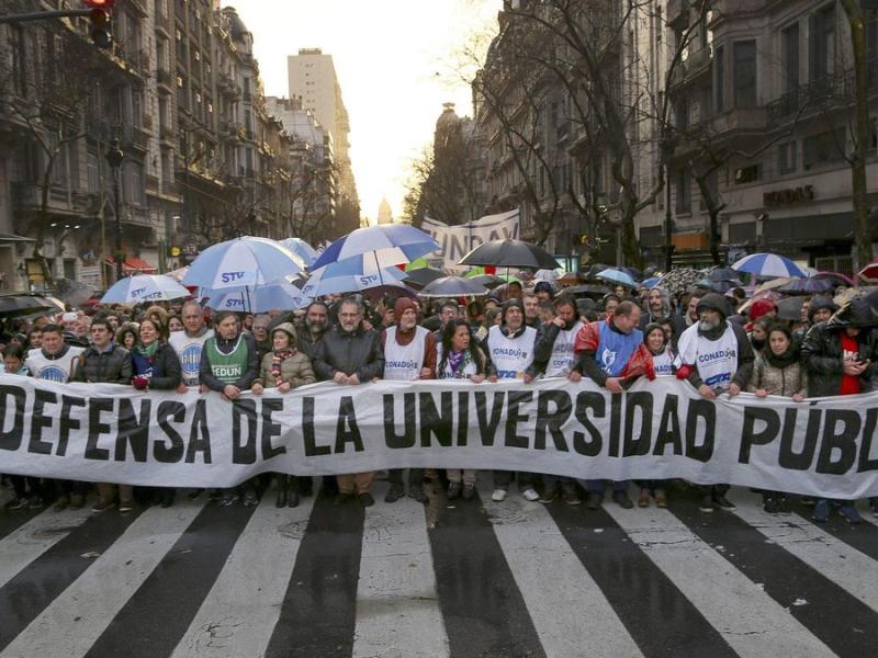 Universidades: rectores lanzan una campaña en redes para exigir fondos y convocan a una nueva Marcha Federal