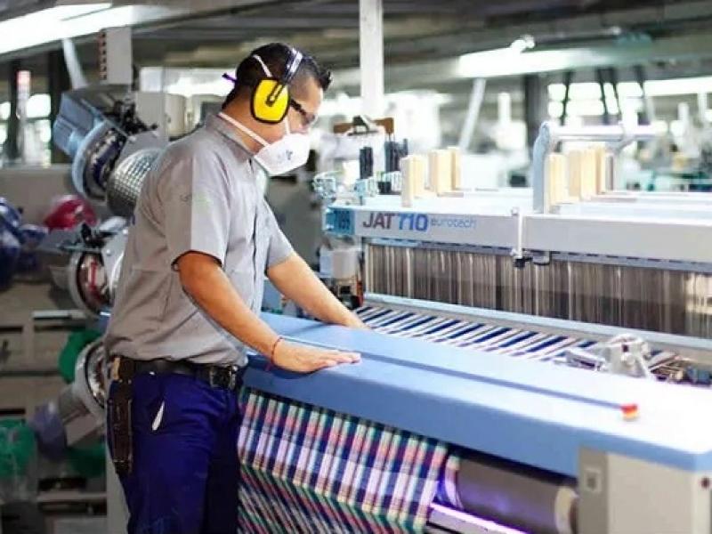 La industria textil profundiza su crisis: caen las ventas, crecen los stocks y avanzan los despidos