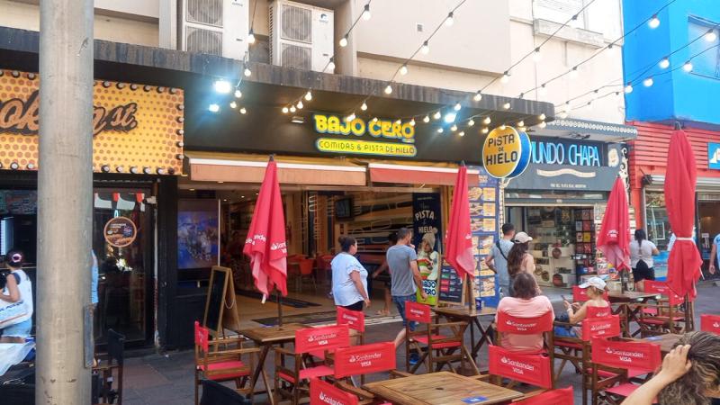 Polémica en Mar del Plata: denuncian que un local del centro niega el baño a una persona diabética si no consume