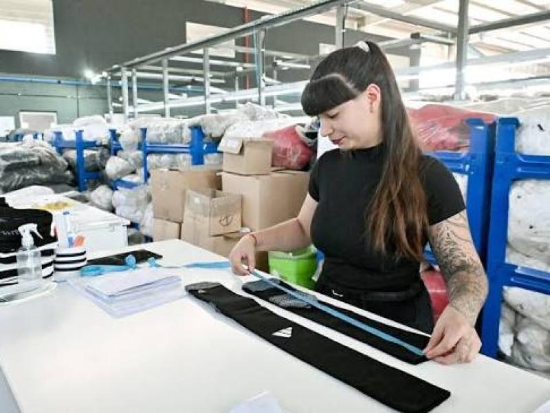 Crisis textil: cerró una fábrica en Pacheco y 120 trabajadores quedaron sin respuestas