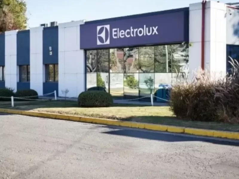 Electrolux abrió 100 retiros voluntarios y ya hay más de 130 trabajadores anotados