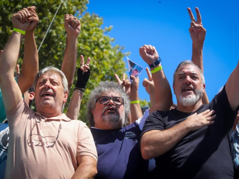 Aguiar respaldó a Furlán y advirtió: “Quieren avanzar sobre todos los sindicatos”