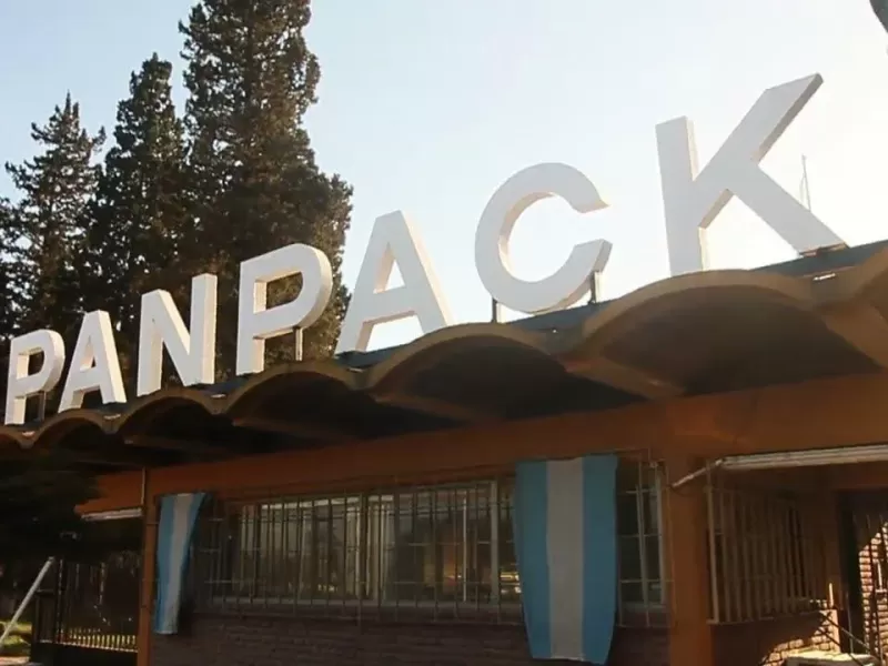 Crisis en Panpack: la caída de la demanda golpea a la histórica fabricante de bolsas para el agro, que redujo su planta de 300 a 80 trabajadores