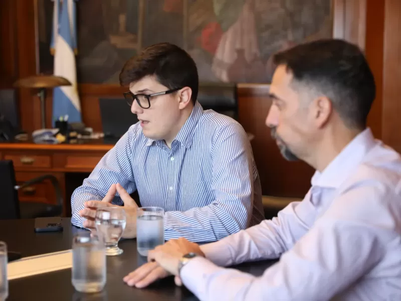 Directivos de la CNEA alertan por ajuste, precarización y pérdida salarial en el sector nuclear