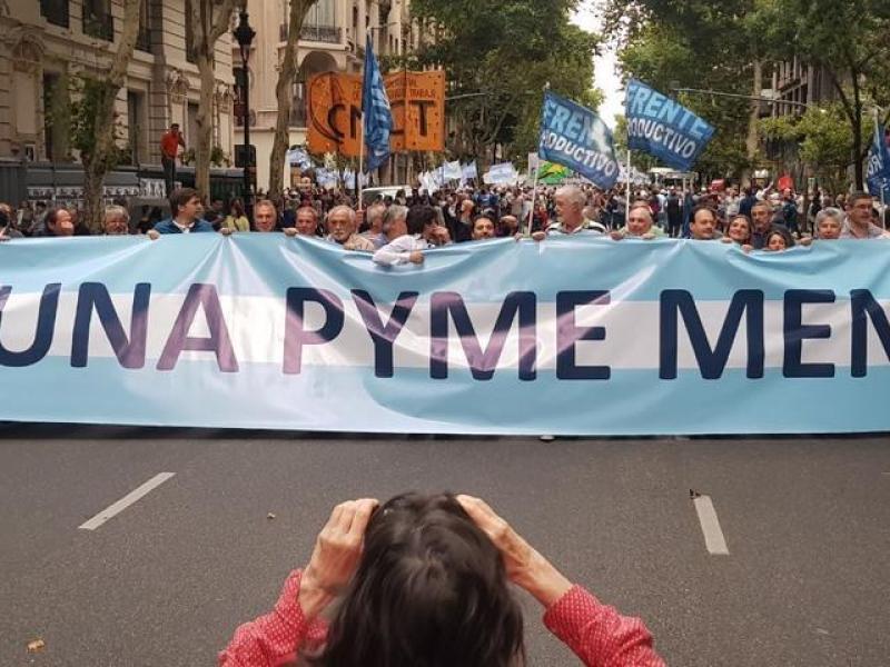 Alertan que cerraron más de 12.000 pymes en el primer año del gobierno de Milei