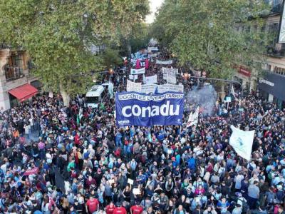 Continúa el conflicto entre los docentes y el gobierno nacional