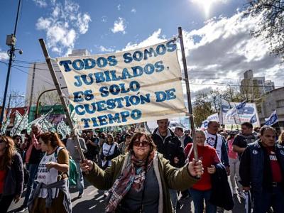 Sindicatos, piqueteros y jubilados vuelven a las calles y endurecen su reclamo contra el Gobierno