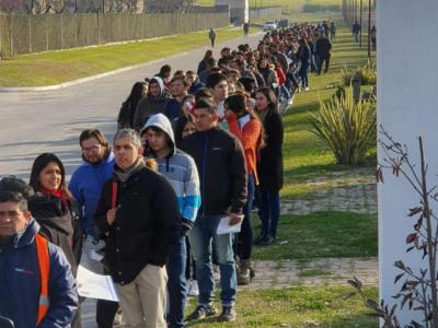 La crisis laboral profundiza la caída del salario pretendido por los trabajadores argentinos