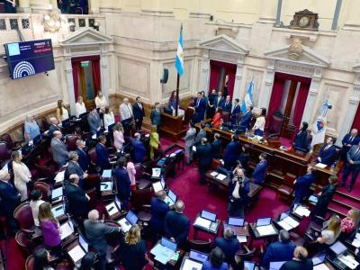 El Senado aprobó la continuidad de Víctor Pesino por cinco años más y reavivó la polémica en el ámbito laboral