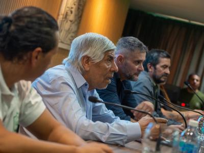 Moyano enfrenta un nuevo round paritario tras el anuncio de paro de la CGT