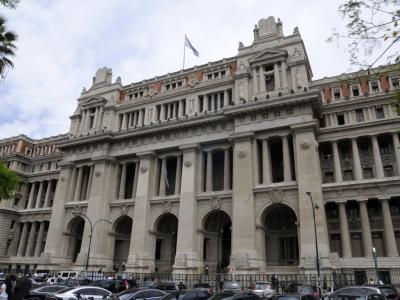 La Corte Suprema frenó una millonaria suba de una indemnización laboral que el trabajador nunca había reclamado