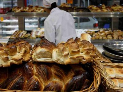 La crisis económica desploma la venta de pan y obliga al cierre de miles de panaderías