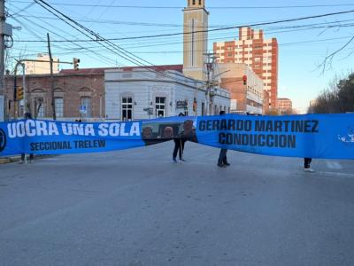 Trabajadores de la construcción reclamaron en Trelew la reactivación de obras para recuperar puestos de trabajo